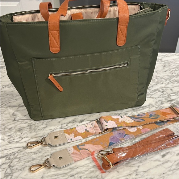Erin Condren Handbags - Erin Condren Cream and Tan Work bag